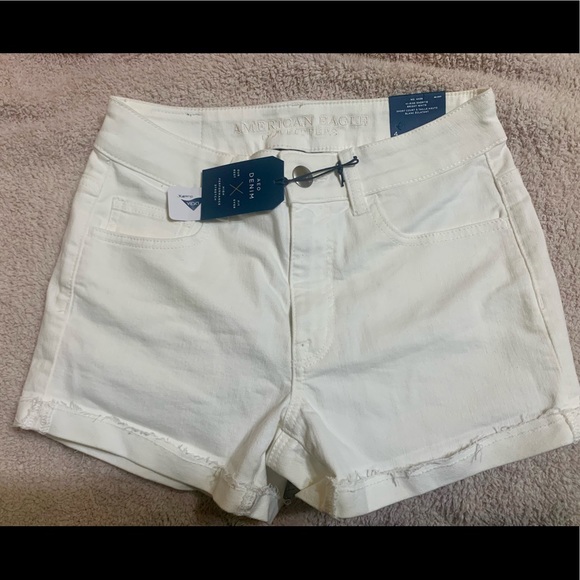 American Eagle Outfitters Pants - White American Eagle high-rise shortie